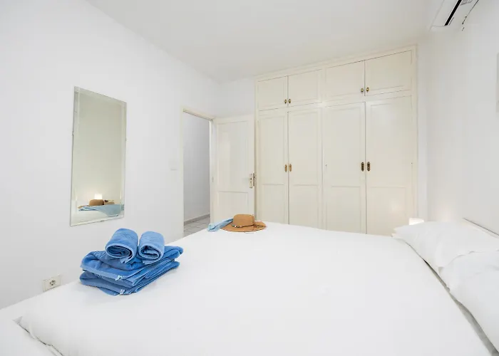 Apartament Jardines 1 *